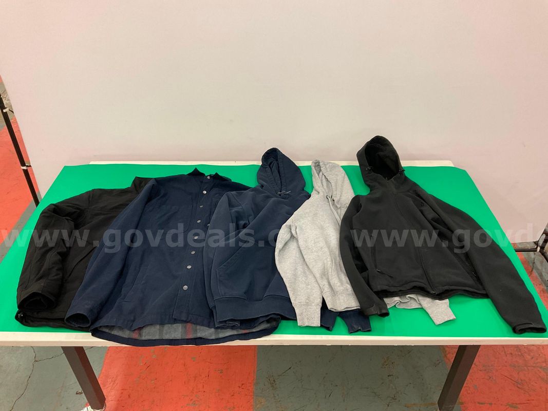 5 - Fashion Clothes Labeled The North Face and Ariat and Carhartt