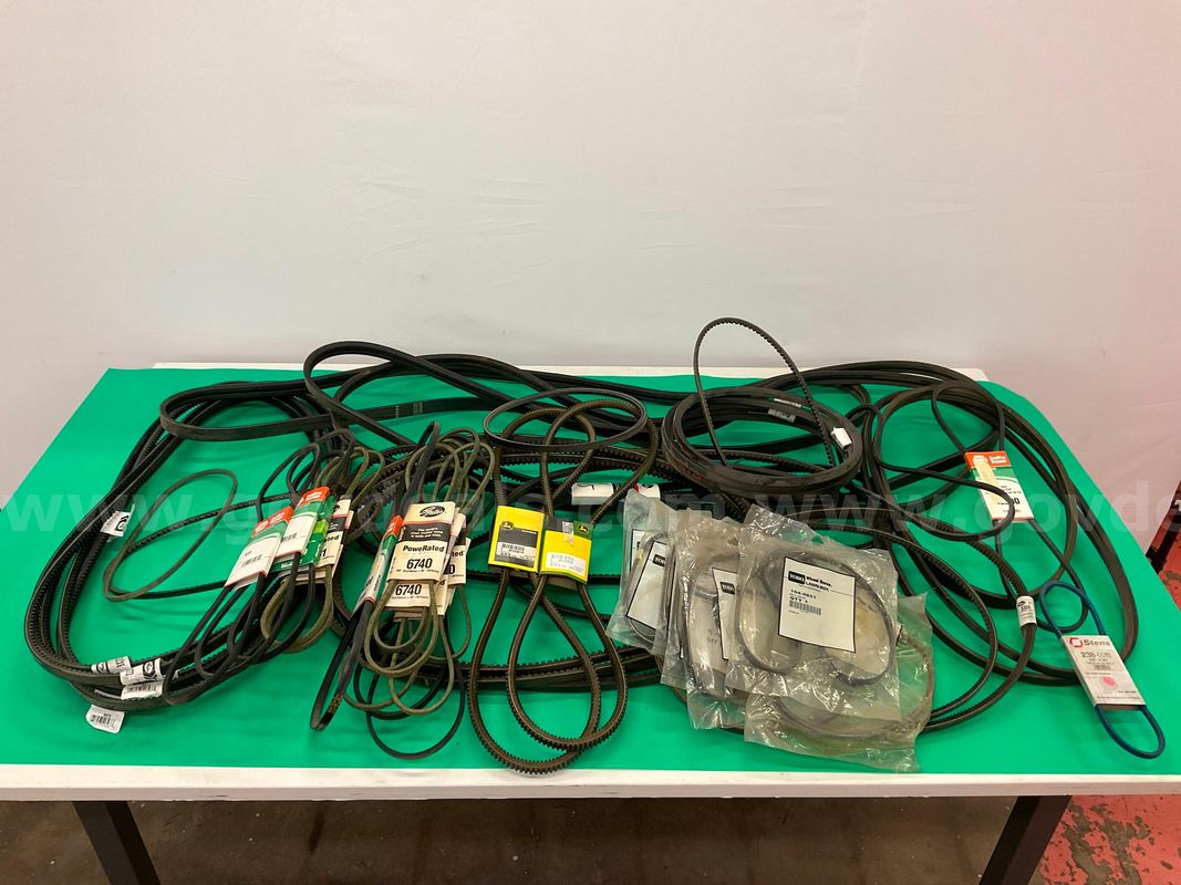 Lot of Automotive Belts, Some with Packaging