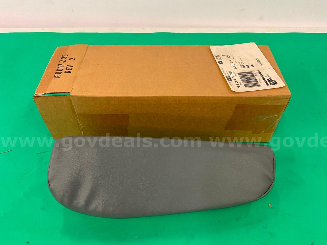 Navistar Vinyl Armrest, Model 2606400C1 With Box