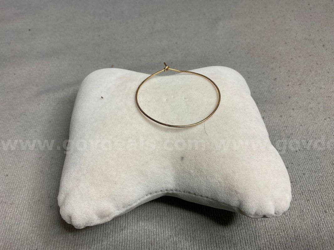 Gold Earring, .8 Grams
