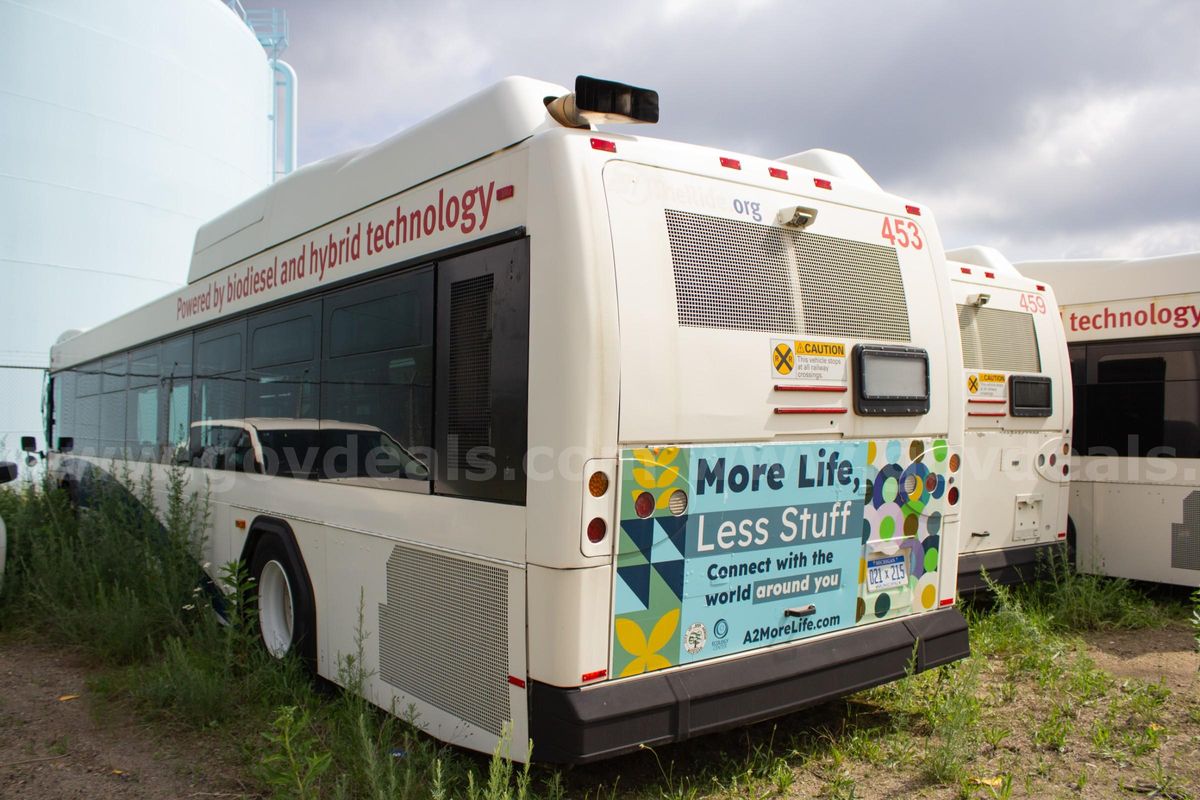 2009 Gillig Transit Bus 453