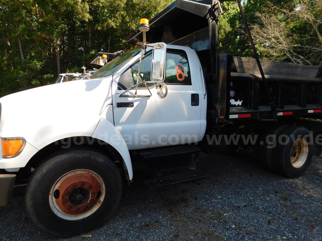 2004 Ford F-750