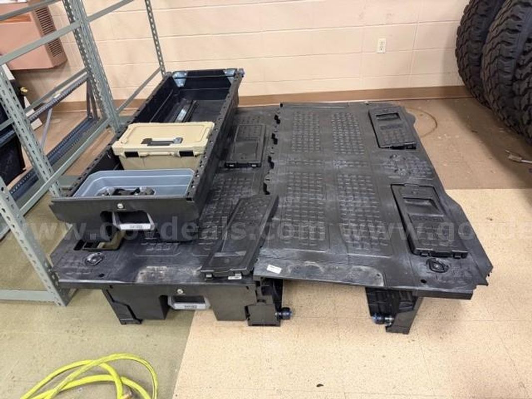 Truck Vault w/ 2 sliding drawers