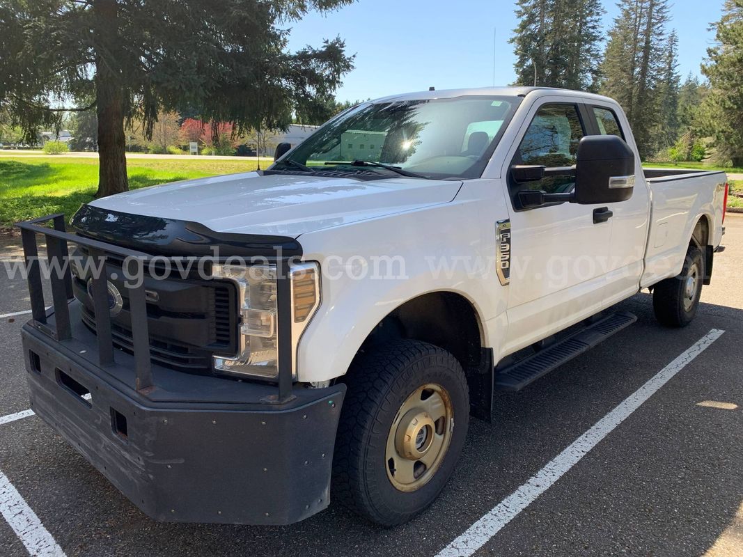 2018 Ford F-350 SD XL SuperCab 4WD Truck w/ Message Sign (ID# 45566) (FTL) (26-1086) 405+