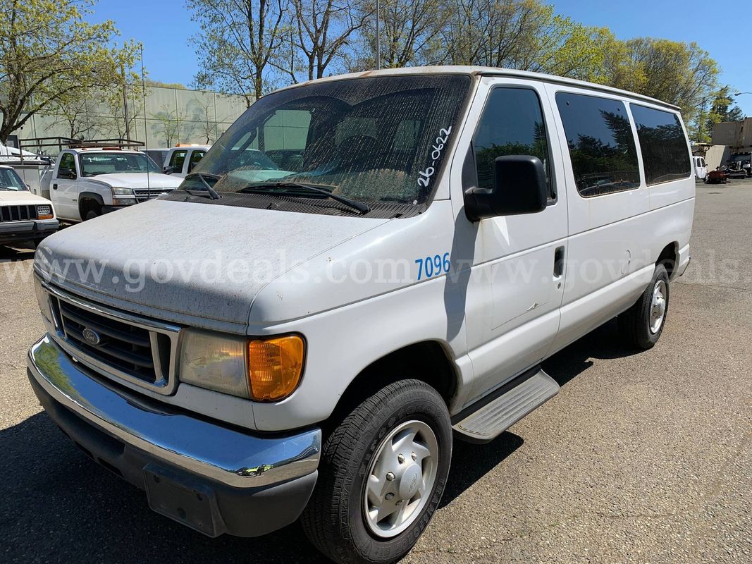2006 Ford Econoline E-350 XL Super Duty Van (ID# 45601) (OEF) (26-0622) 36610