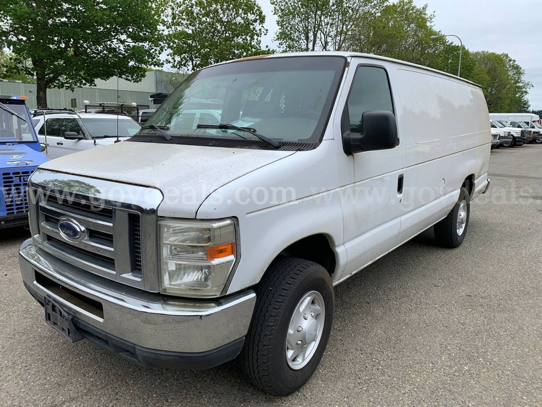 2008 Ford Econoline E-250 SD Cargo Van (ID# 45677) (E0) (26-0444) 36604