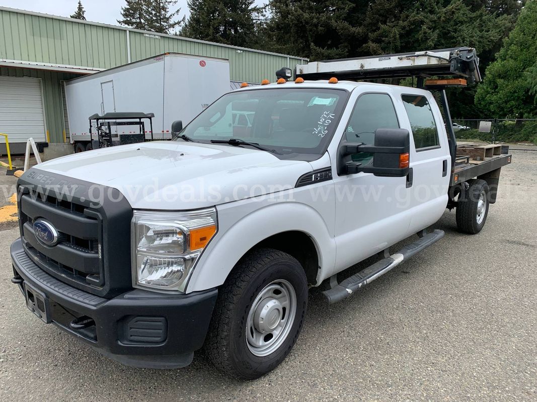 2013 Ford F-350 SD XL Crew Cab 2WD Truck w/ Flatbed & Message Sign (ID# 45682) (EF0) (26-1071) 405+