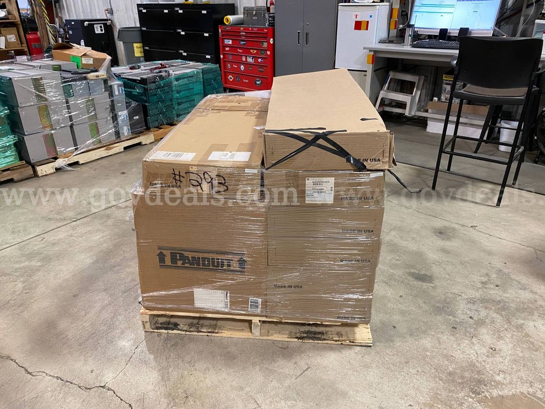 Lot of Cable Managers for a Communication System (ID #45756) (H10-2R) (26-0897-1) 85227