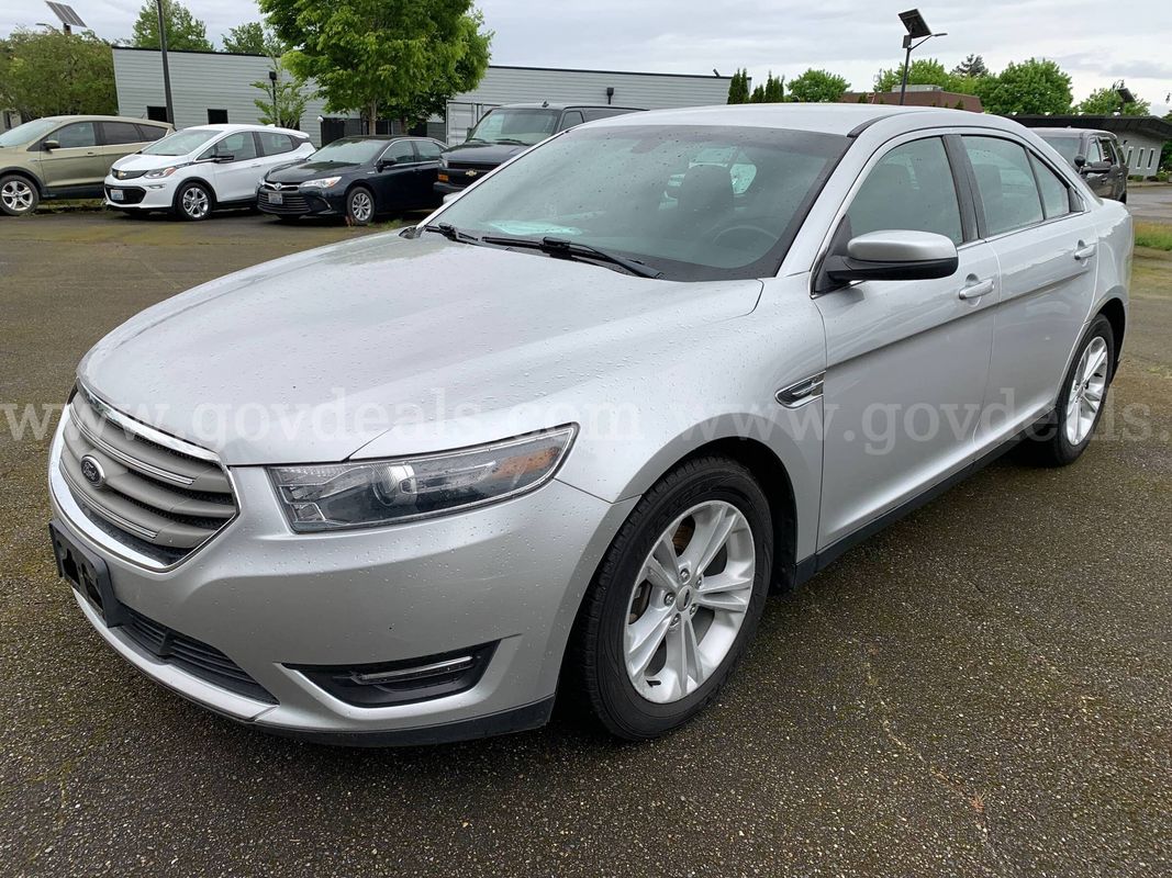 2016 Ford Taurus SEL AWD Sedan (ID# 45835) (W16) (26-1261) 179