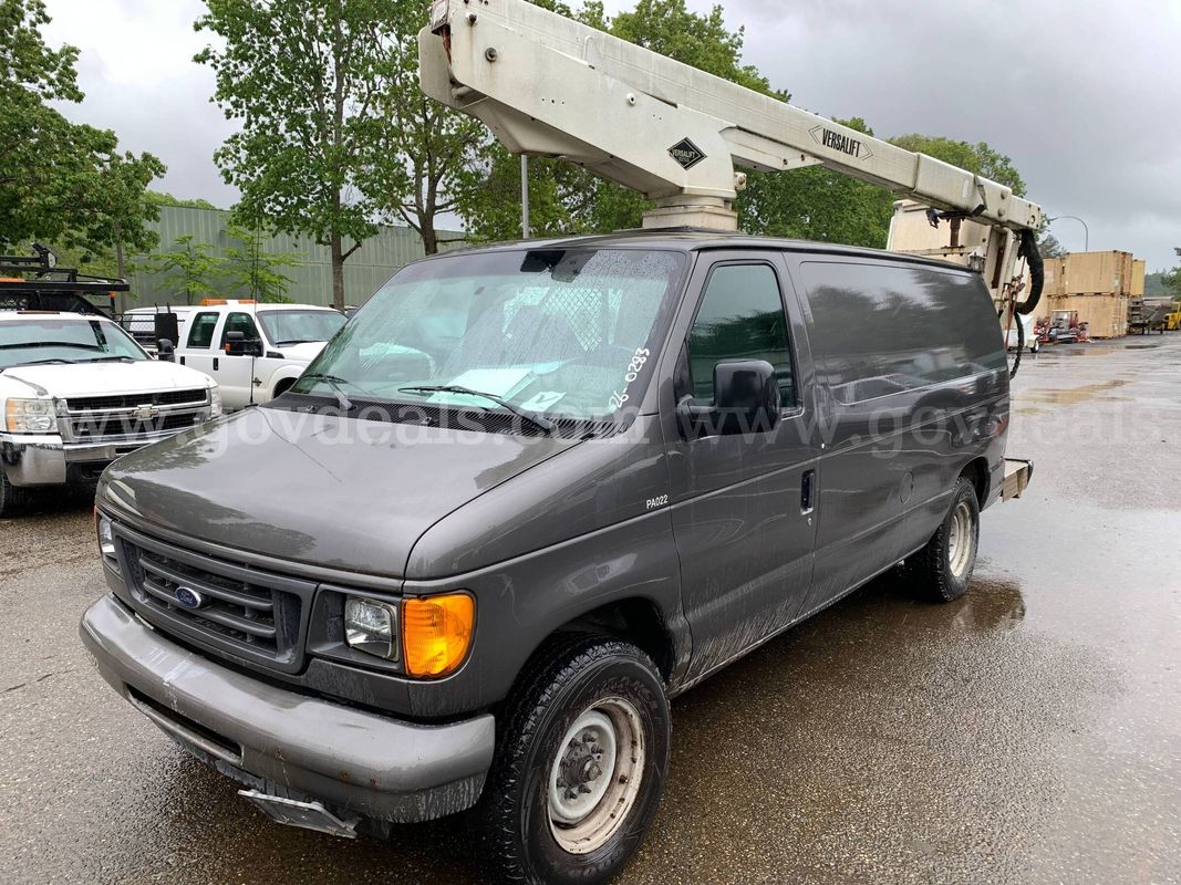 2007 Ford Econoline E-350 SD Cargo Van w/ Boom Lift *Tow-Away* (ID# 45871) (EF04) (26-0283) 11700
