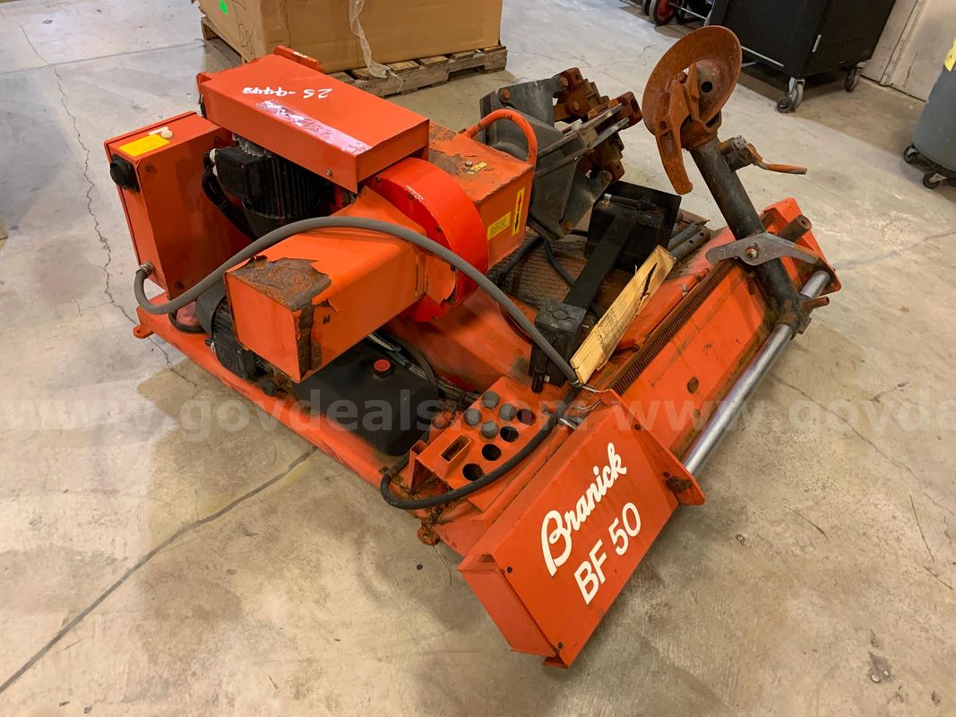 Branick BF 50 Truck Tire Machine (ID #45900) (Center 6) (25-4448-1) 405