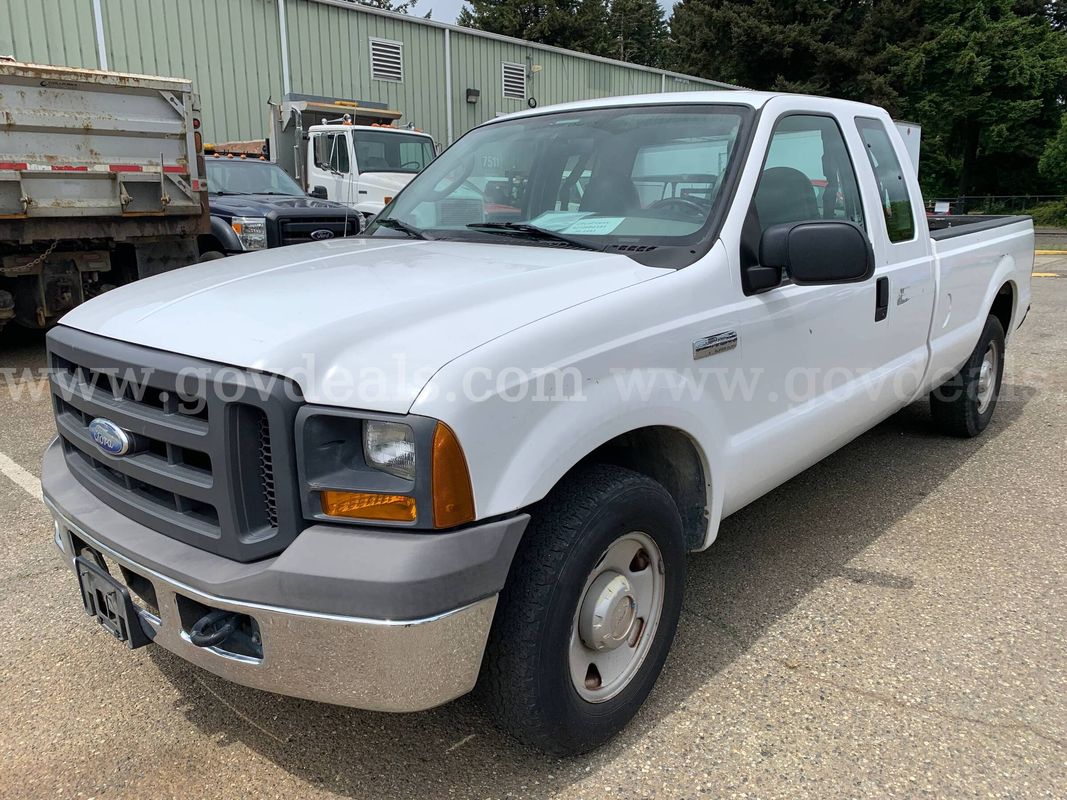 2005 Ford F-250 SD XL SuperCab 2WD Truck (ID# 45923) (EF0) (26-1443) 23402