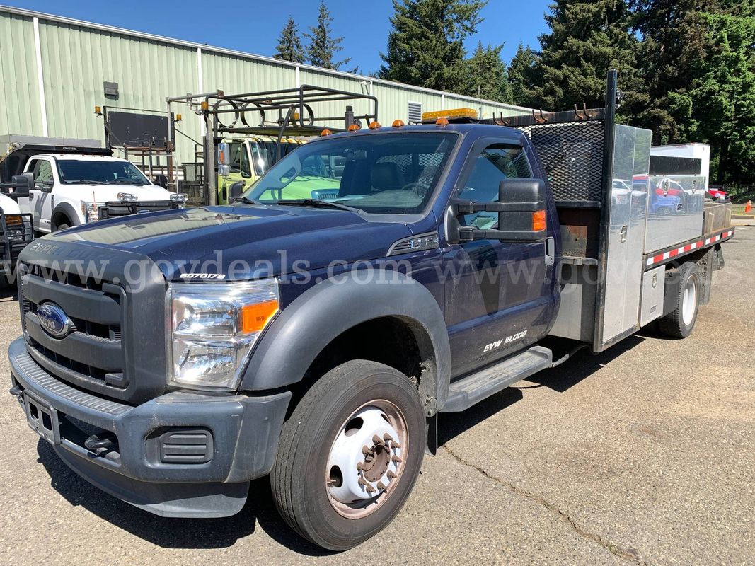 2015 Ford F-550 XL 4WD Reg Cab Truck w/ Utility Flatbed (ID# 46033) (E03) (26-1412) 23406