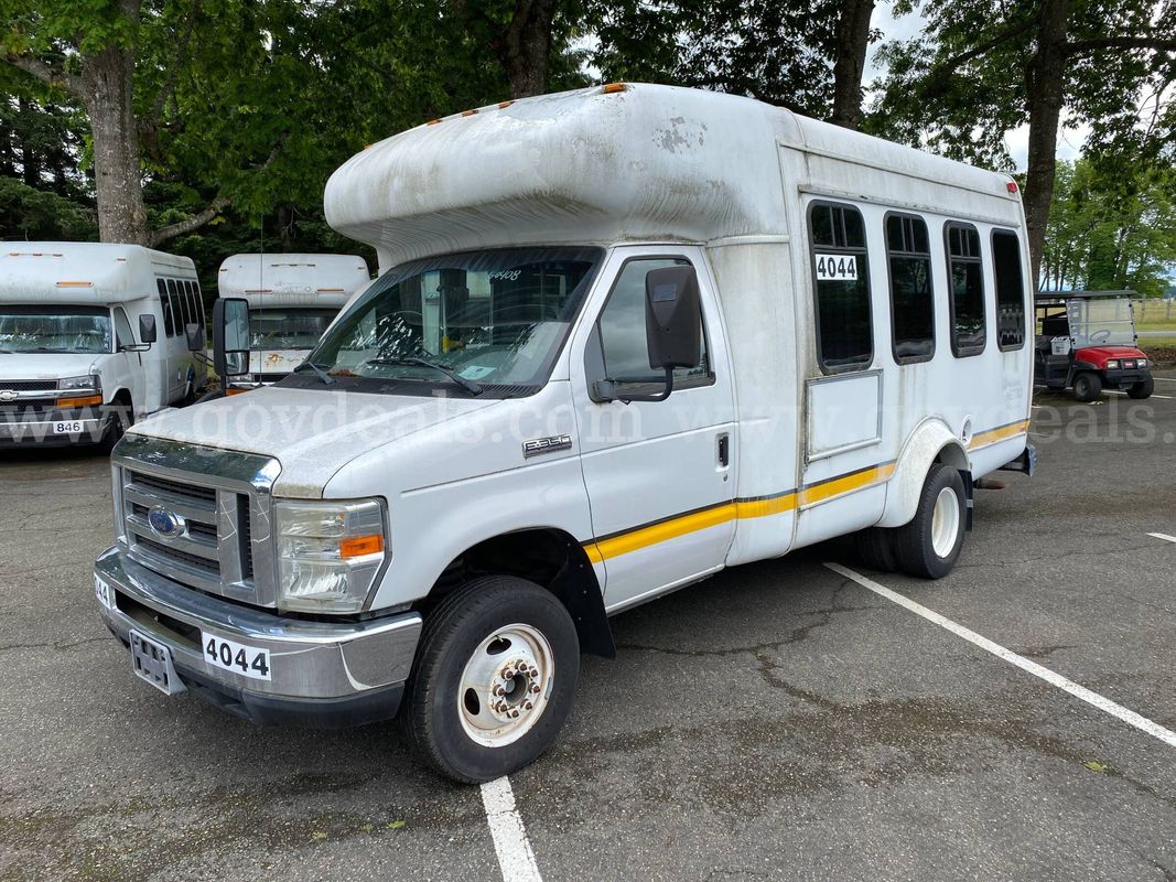 2008 Ford E350 Econoline 12 Passenger Shuttle Bus w/Wheelchair Lift **TOW AWAY** (ID #46239) (PRT) (26-0408) 11700