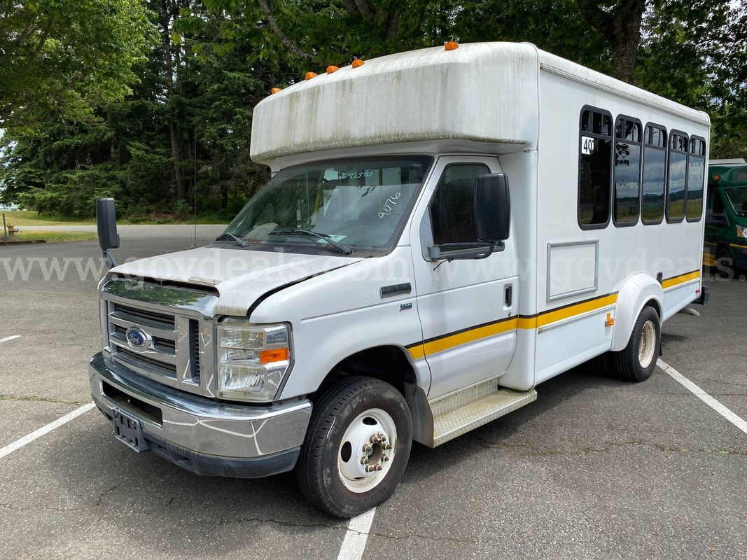 2012 Ford E350 Econoline 12 Passenger Shuttle Bus w/Wheelchair Lift **TOW AWAY** (ID #46241) (PRT) (26-0390) 11700