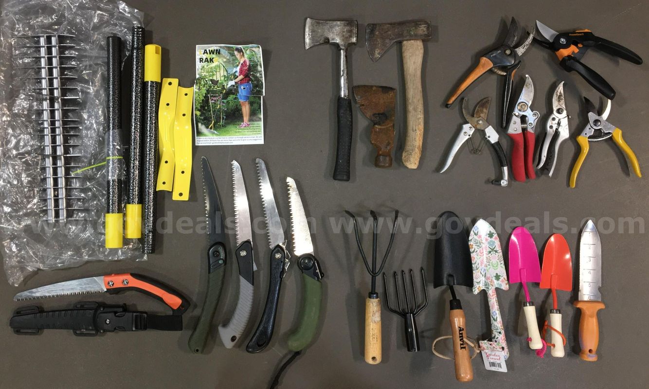 Gardening Tool Lot (ID# 46413) (TSA #1) (NO UPC) (10)