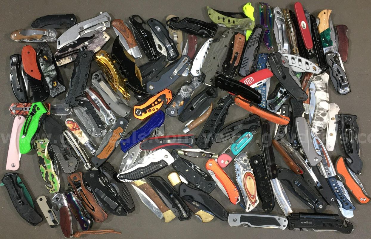 Miscellaneous Folding Knives Lot ~100 Units (ID# 46466) (TSA #3) (NO UPC) (10)