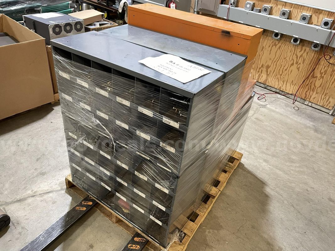 Pallet of Bins With Various Fasteners (ID #46541) (J8-2R) (26-1522-1) 490