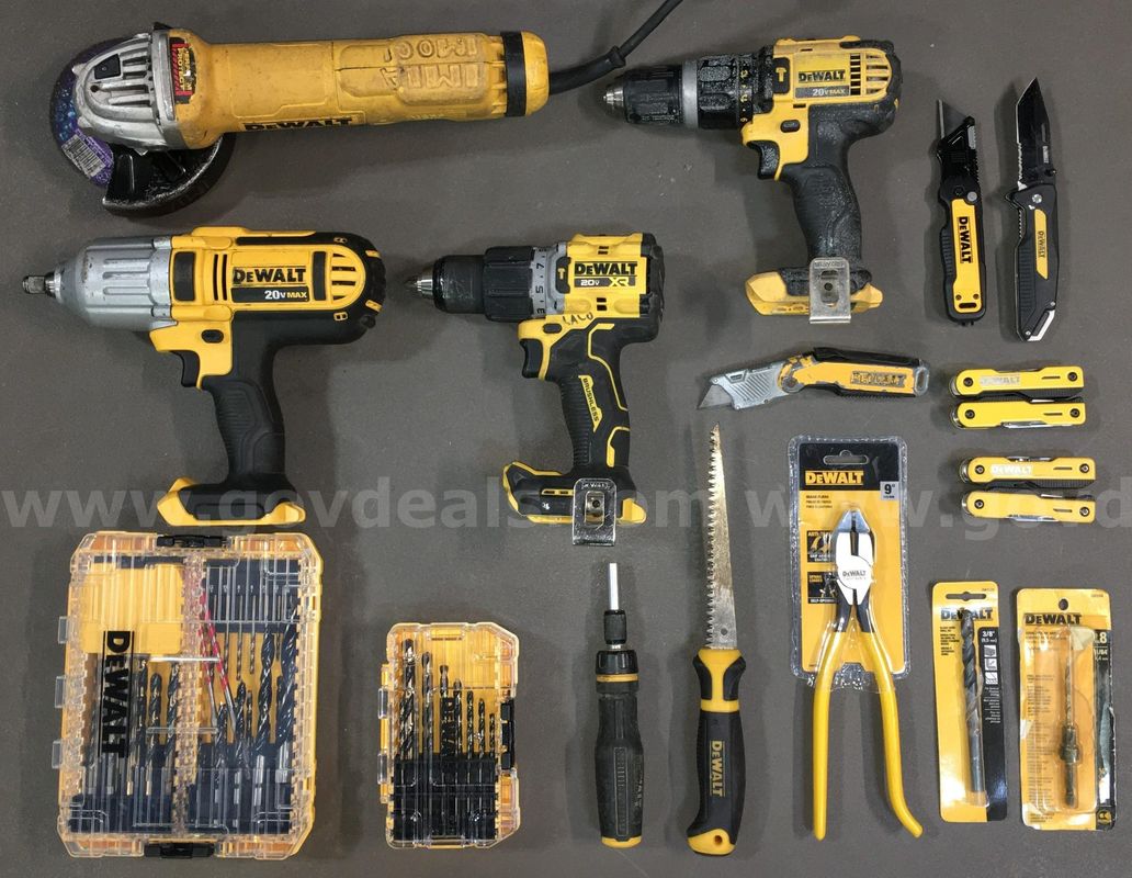 DeWalt Power Tool & Accessories Lot (ID# 46743) (TSA #2) (NO UPC) (10)