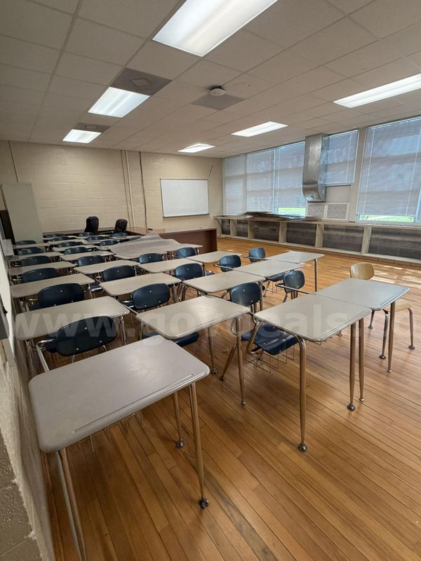 Lot# 6 - 25 Student Desks