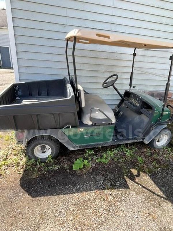 2006 Cushman Commander Golf Cart