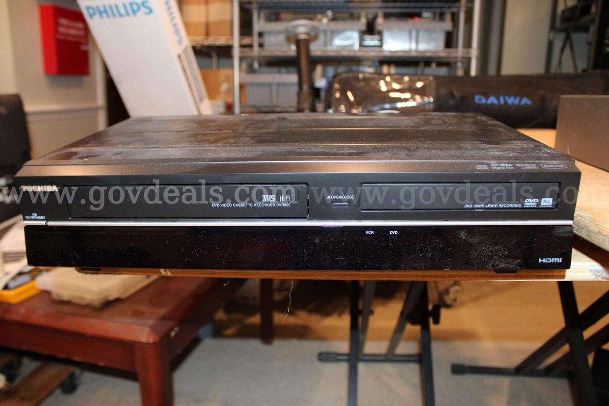 TOSHIBA VIDEO CASSETTE RECORDER