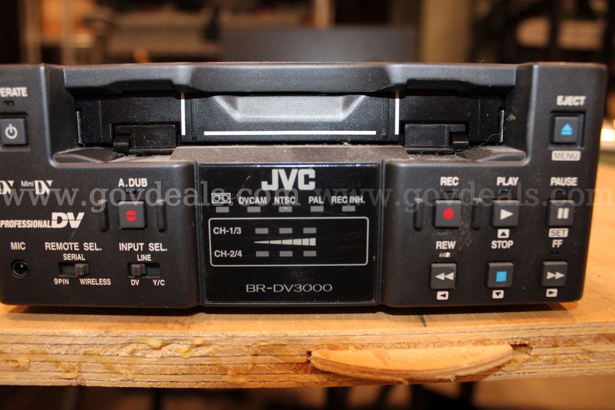 JVC VIDEO CASSETTE RECORDER