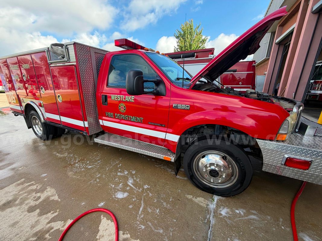 2002 Ford F-550 4x4 Mini Pumper