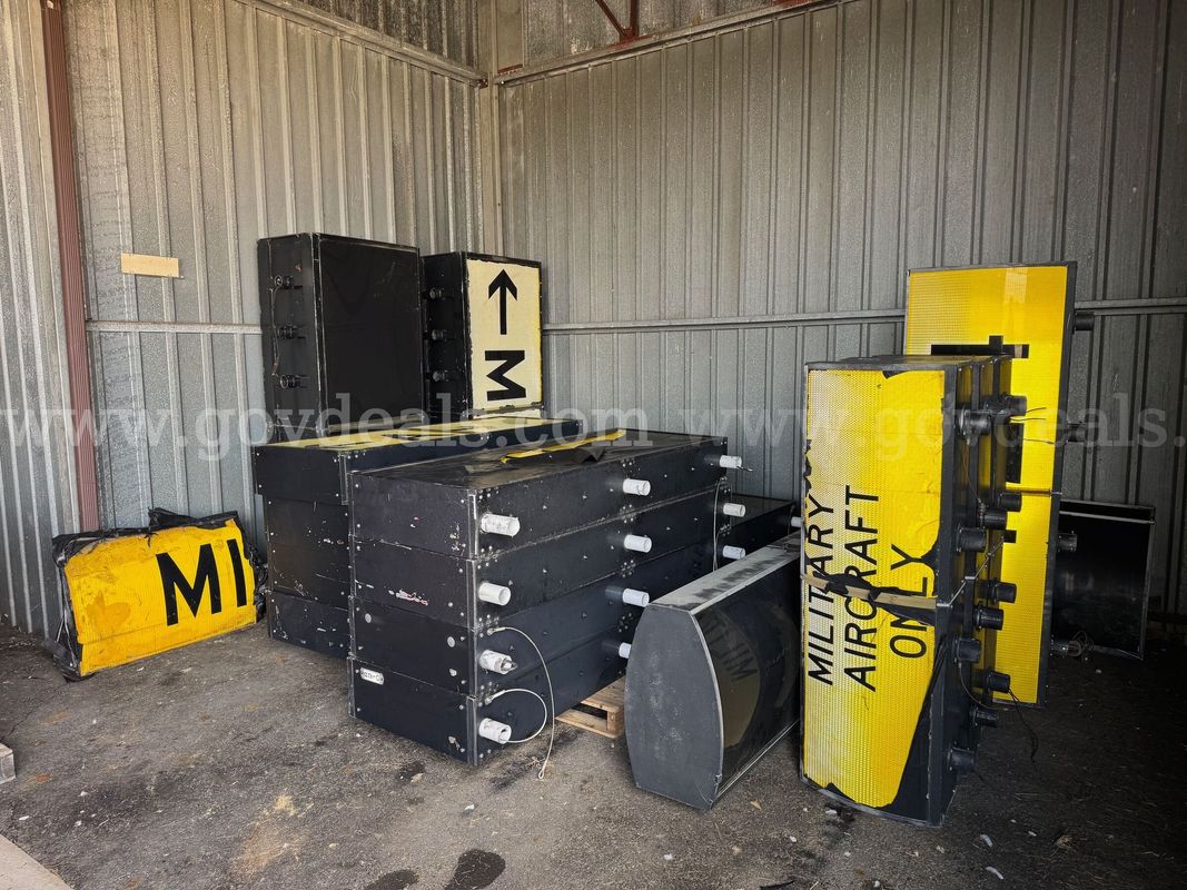 Lighted Airport Signs. Runway, Taxiway And Ramp Identifiers.