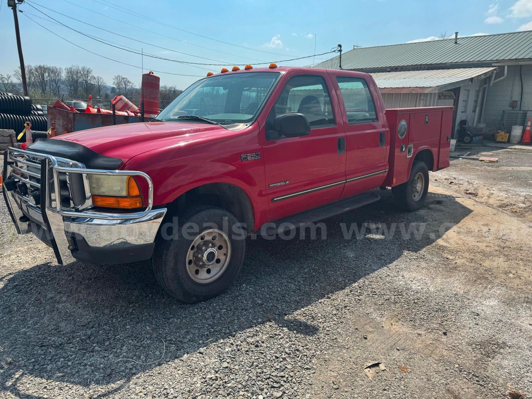 1999 Ford F-350 SD XLT Crew Cab 4WD with Utility Bed