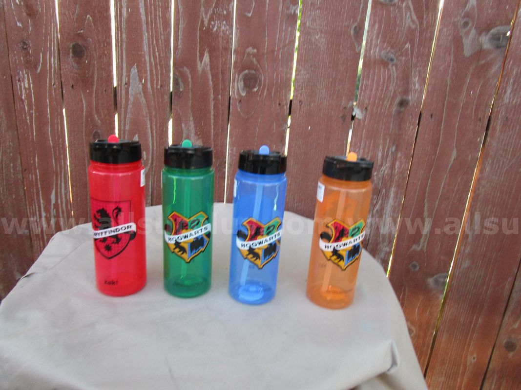 Lot of 21 Zak Smiles Water Bottles Multicolor Reusable Dishwasher Safe 25oz/739ml bx29