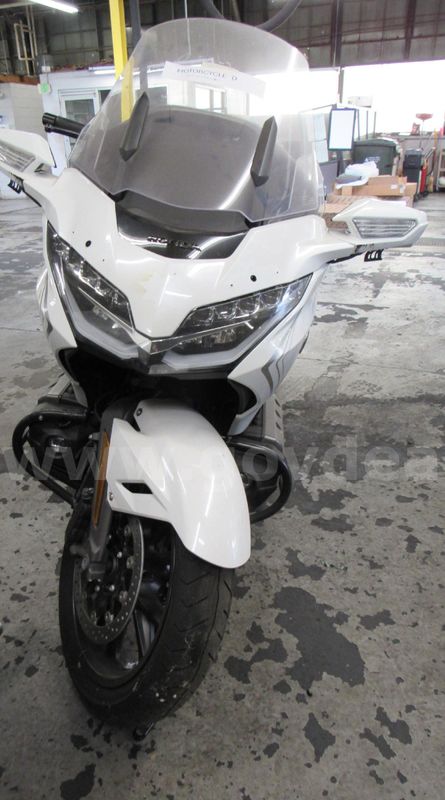 06-88   2020 Honda GL1800 (Gold Wing)