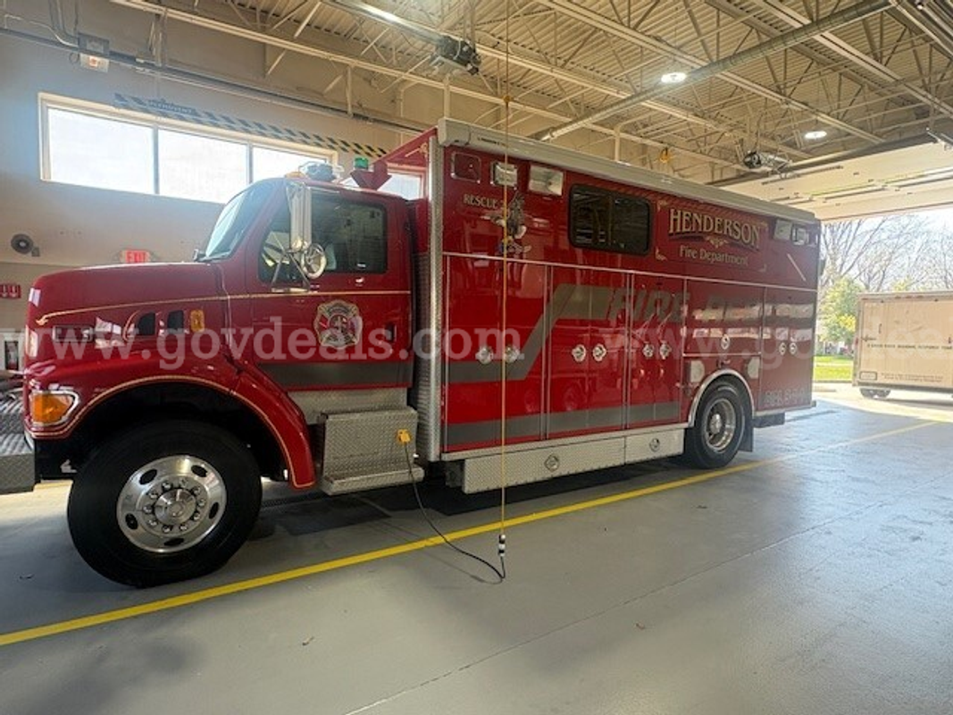 1997 Rescue Truck (currently used for dive rescue) Ford LN8000