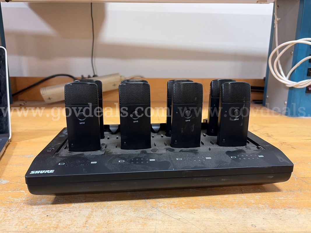 Lot of 8 Shure Cardioid Wireless Transmitters with 8 Port Charger