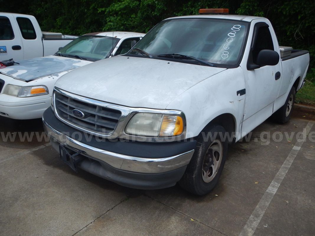 2003 Ford F-150 XL 2WD