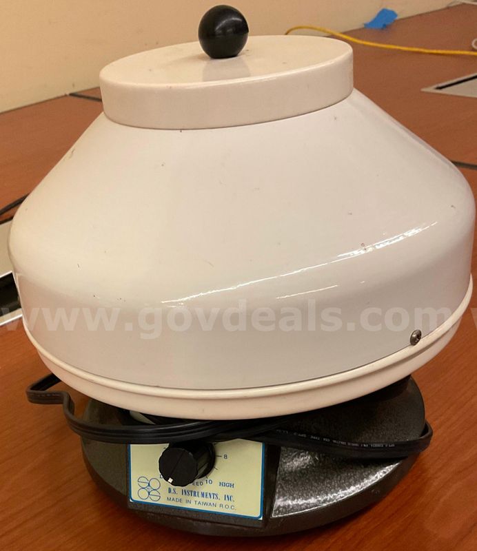 A D.S. Instruments Inc. Laboratory Centrifuge