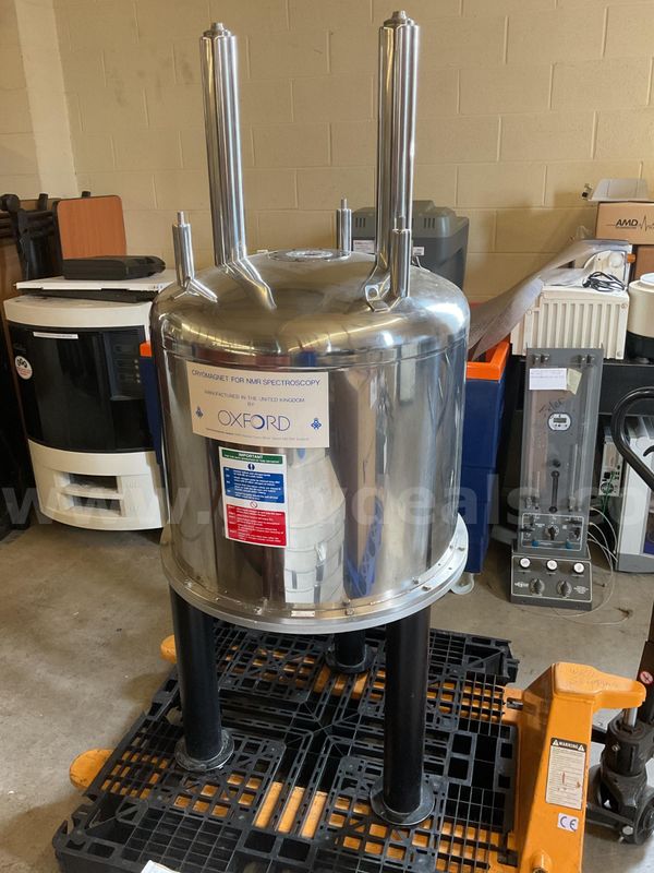 Superconducting Cryomagnet