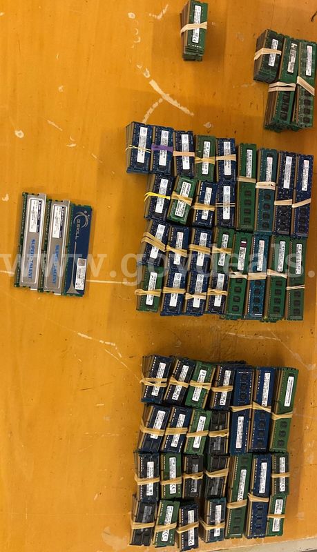 Lot of 523 RAM
