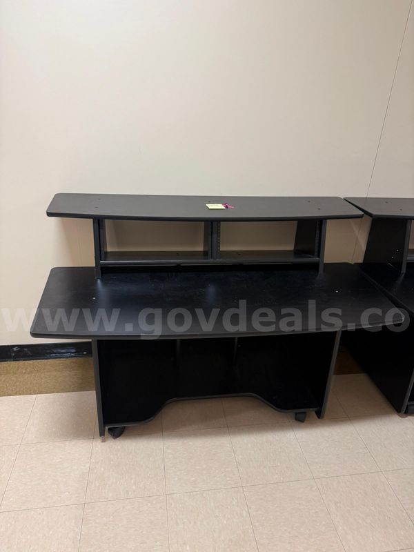 One lot of office furniture