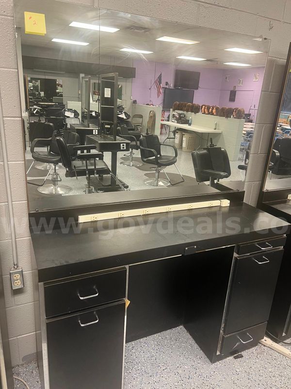 Salon Station