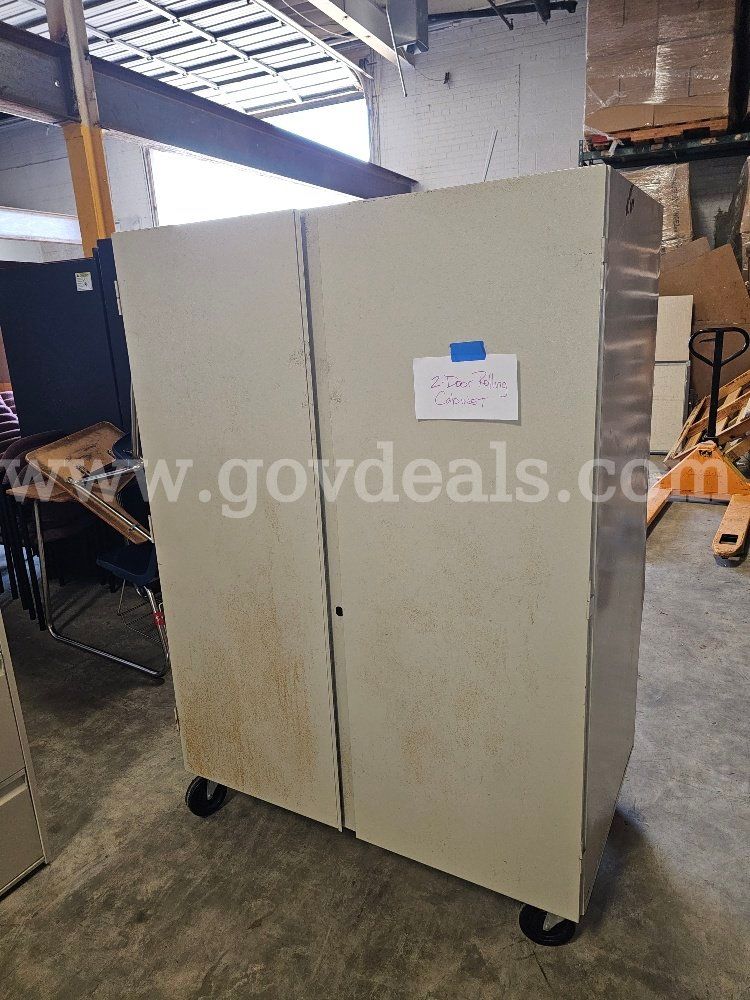 2-door rolling cabinet