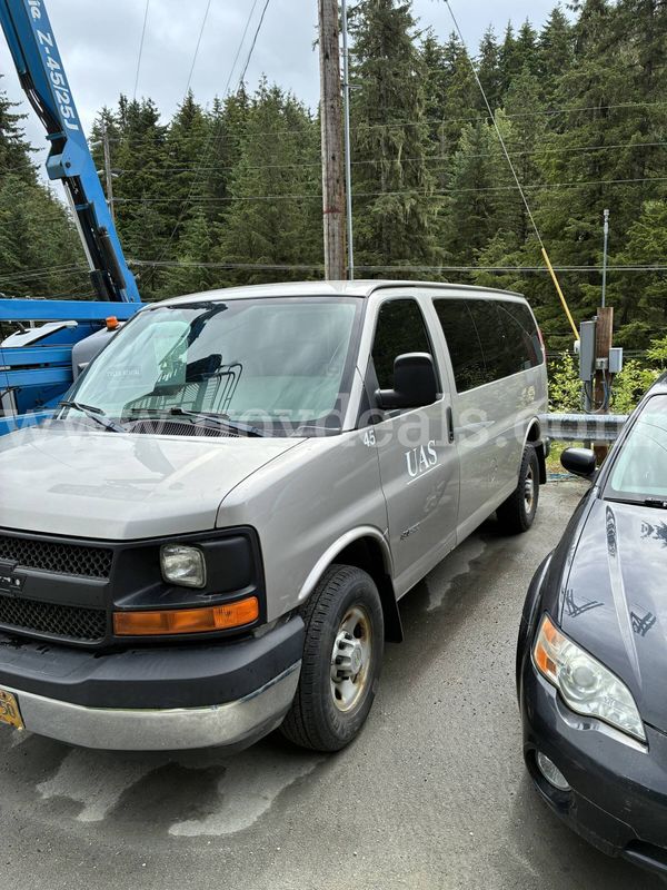 2006 Chevrolet Express Passenger 3500 for Parts