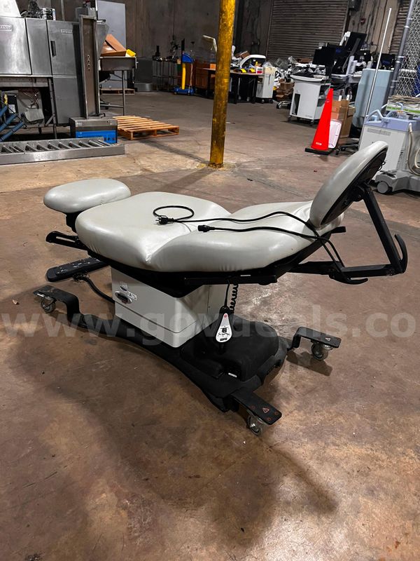 Midmark Rolling Exam Chair