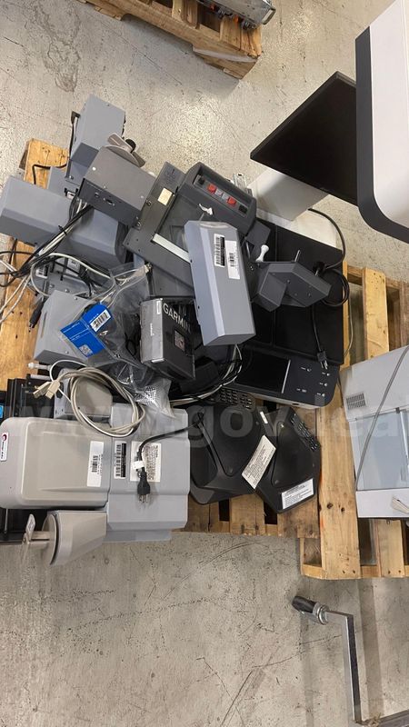 Lot: Library equipment / GPS / Conference