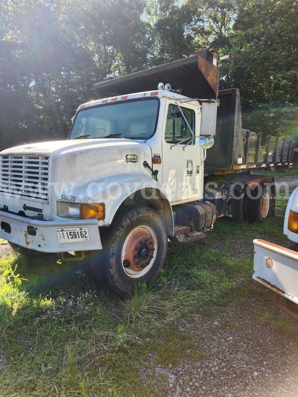 2000 International 4900