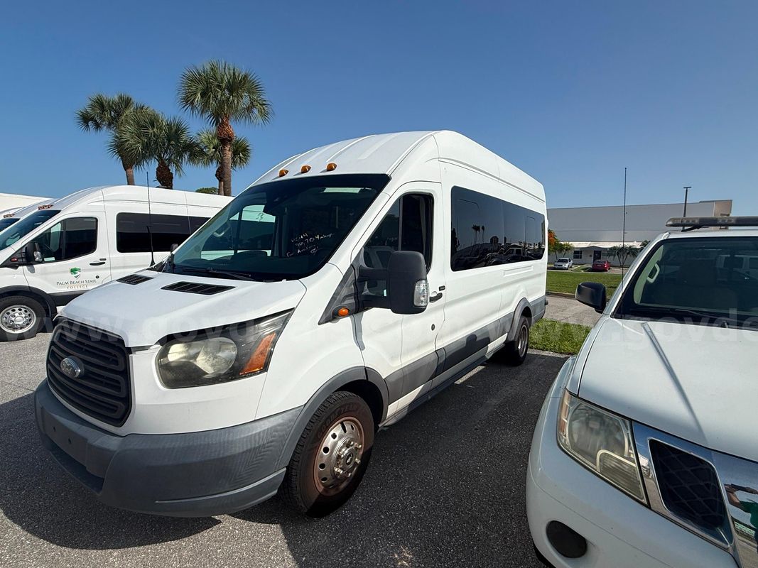 2017 Ford Transit 350 Wagon HD High Roof XL Sliding Pass. 148 WB EL