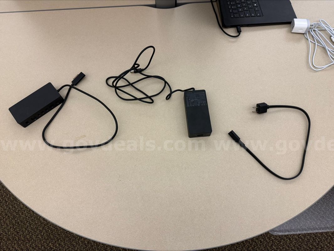 Microsoft Surface Dock 2 - Lot of 5