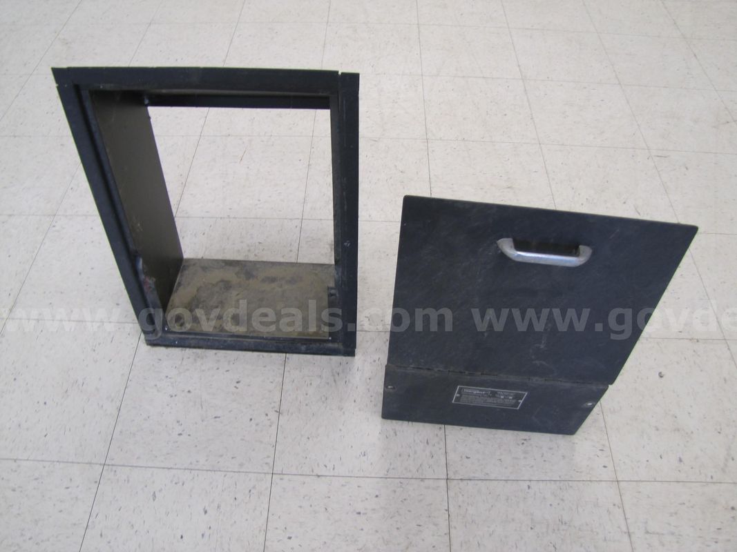 Deposit box