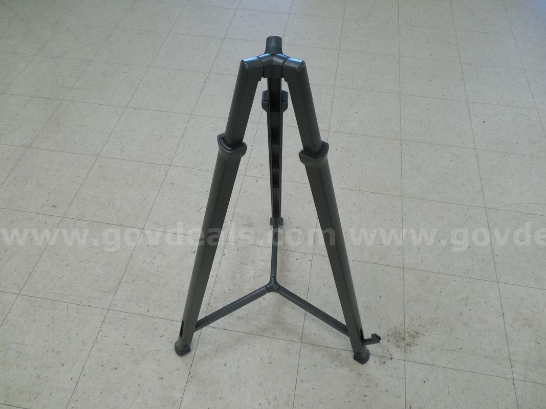 Plastic tripod stand