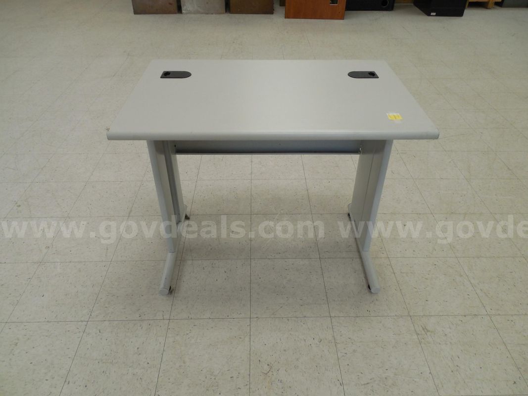 Small computer desk